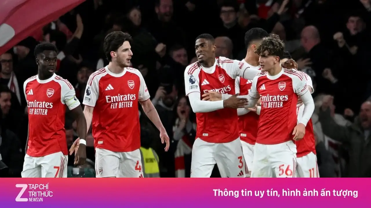 انتقادات حادة من سكولز وميكيل تضع نادي أرسنال تحت دائرة الضوء مجددًا